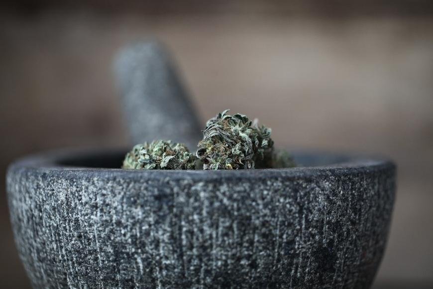 The Best Ways to Grind Cannabis Without a Grinder